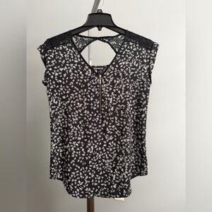 Express Monochrome Floral Blouse